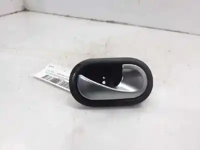 Peça sobressalente para automóvel em segunda mão puxador interior dianteiro direito por renault clio iii imusic confort dynamique referências oem iam 8200310580