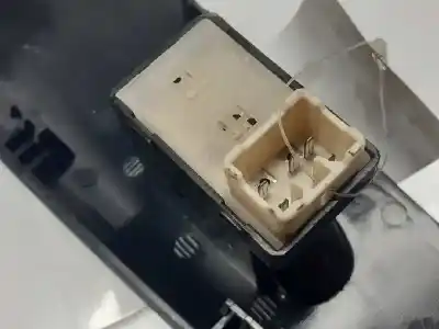 Second-hand car spare part RIGHT FRONT POWER WINDOW SWITCH for CHEVROLET MATIZ  OEM IAM references 96563828  