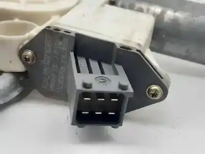 Peça sobressalente para automóvel em segunda mão elevador de vidros traseiro direito por toyota avensis (_t25_) 2.2 d-4d (adt251_) referências oem iam 6983005100