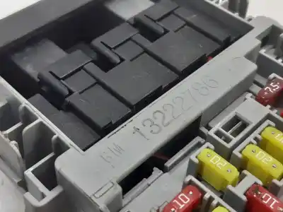 Second-hand car spare part fuse box unit for opel insignia a sedán (g09) 2.0 cdti (69) oem iam references 13222786  