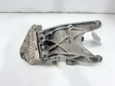Автозапчасти б/у правая опора двигателя за audi a4 b9 (8w2, 8wc) 2.0 tdi ссылки oem iam 4m0199308ad