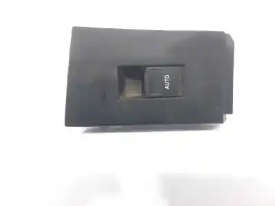 Peça sobressalente para automóvel em segunda mão botão / interruptor elevador vidro traseiro direito por toyota auris active referências oem iam 8481002140