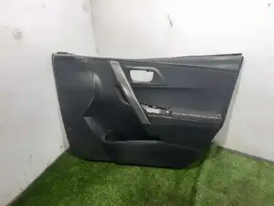 Peça sobressalente para automóvel em segunda mão forra / revestimento da porta dianteira direita por toyota auris active referências oem iam 6777702300