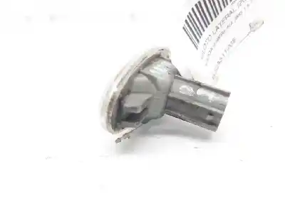 Peça sobressalente para automóvel em segunda mão farolim do lado esquerdo por mazda 3 sedán (bk) 1.6 di turbo (bk12y) referências oem iam gj6a51120e