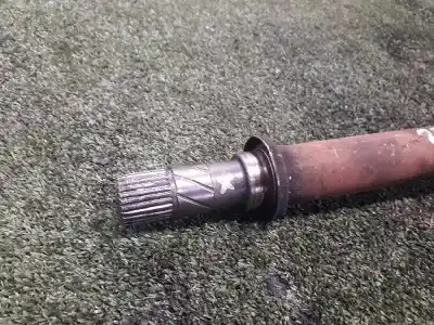 Автозапчастина б/у передня права трансмісія для renault clio iii confort dynamique посилання на oem iam 8200499586  