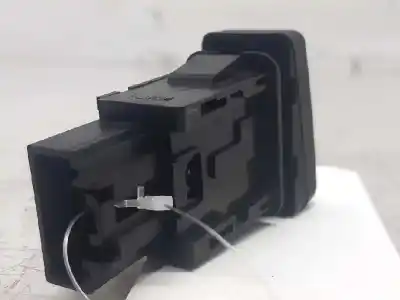 Second-hand car spare part hazard warning lights for mazda 3 sedán (bk) 1.6 di turbo (bk12y) oem iam references bp4k664h0