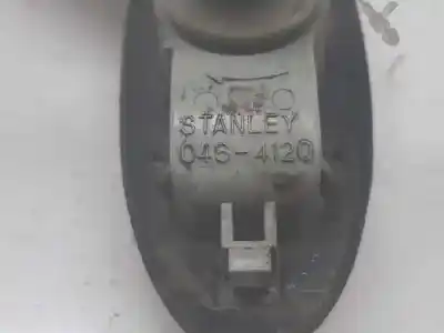 Peça sobressalente para automóvel em segunda mão farolim do lado esquerdo por mazda premacy (cp) td active referências oem iam 0464120