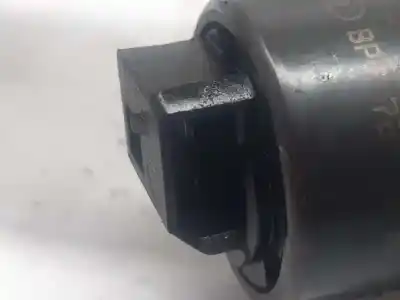 Second-hand car spare part injector for seat altea xl (5p5, 5p8) 2.0 tdi 16v oem iam references 03g130073g  