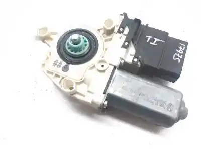 Pièce détachée automobile d'occasion MOTEUR LÈVE VITRE ARRIÈRE GAUCHE pour SEAT LEON (1P1)  Références OEM IAM 1K0959703GFKZ  