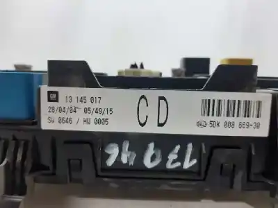 Peça sobressalente para automóvel em segunda mão caixa de fusíveis e relés por opel astra h berlina enjoy referências oem iam 13145017