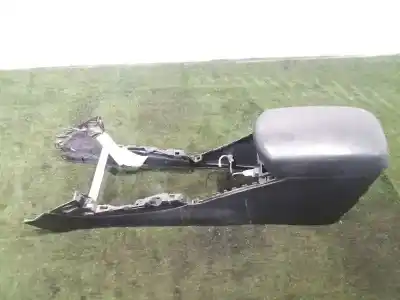 Автозапчастина б/у центральний подлокник для toyota rav 4 (a3) executive посилання на oem iam 5890142070b2  