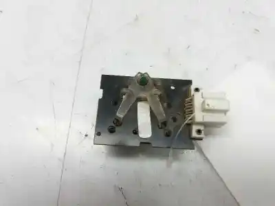 Peça sobressalente para automóvel em segunda mão botão / interruptor elevador vidro traseiro direito por land rover range rover (lp) hse (160kw) referências oem iam yud501070pvj