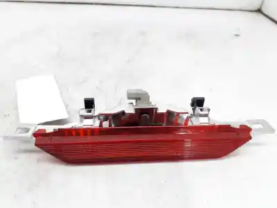 Second-hand car spare part central brake light for toyota corolla (e12) 2.0 d-4d sol sedán oem iam references 8157002111