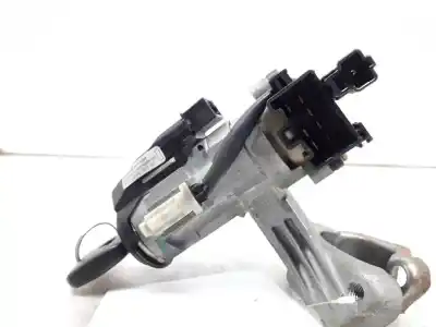 Second-hand car spare part ignition switch for toyota corolla (e12) 2.0 d-4d sol sedán oem iam references 9008087021