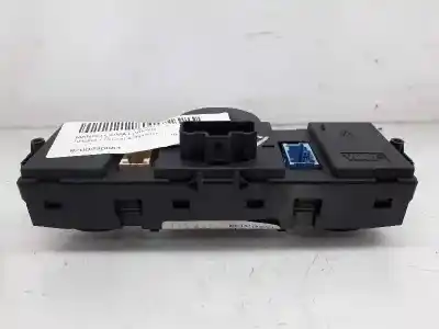 Pièce détachée automobile d'occasion COMMANDE DE CLIMATISATION / CHAUFFAGE pour RENAULT CLIO III  Références OEM IAM 8200296683  