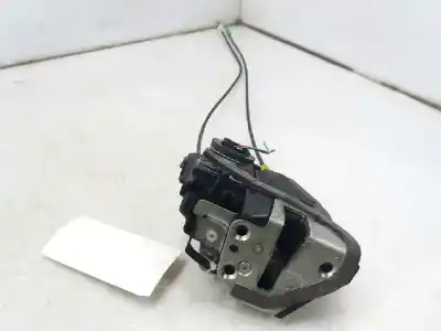 Автозапчастина б/у замок заднього правого дверя для toyota auris active посилання на oem iam 6905042021  