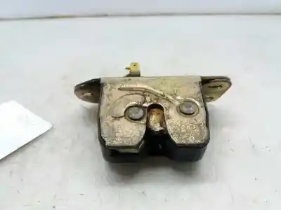 Pièce détachée automobile d'occasion coffre / serrure de porte pour volvo v40 familiar td références oem iam 30802821