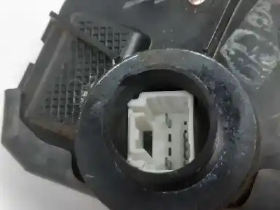 Second-hand car spare part left front door lock for toyota corolla (e12) 2.0 d-4d linea luna berlina oem iam references 6904012510  