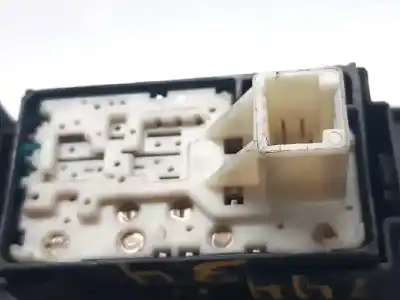 Автозапчасти б/у управление задними правыми стеклами за toyota prius (nhw30) plug-in hybrid advance ссылки oem iam 8481033120  