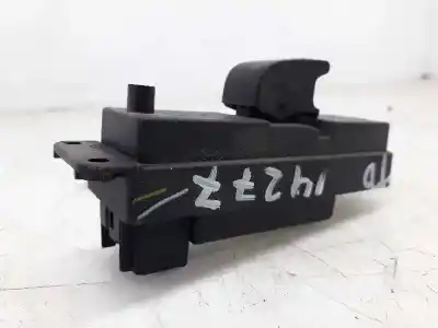 Peça sobressalente para automóvel em segunda mão botão / interruptor elevador vidro traseiro direito por mazda 3 berlina (bk) 1.6 vvt active referências oem iam 03123120bp4k