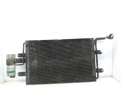 Gebrauchtes Autoersatzteil KONDENSATOR / KÜHLER DER KLIMAANLAGE Kondensator zum VOLKSWAGEN GOLF IV BERLINA (1J1)  OEM-IAM-Referenzen 1J0820411D  
