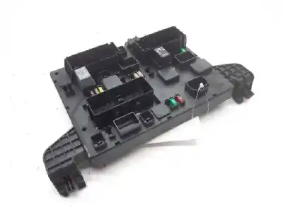 Pezzo di ricambio per auto di seconda mano SCATOLA RELÈ/FUSIBILI per OPEL ASTRA J (P10)  Riferimenti OEM IAM 13302300  