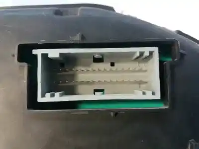 Peça sobressalente para automóvel em segunda mão quadrante por renault clio iii confort expression referências oem iam 8200364015  