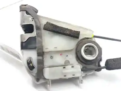 Автозапчастина б/у замок дверей заднього лівого для toyota prius (nhw30) eco посилання на oem iam 6906047070  