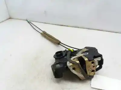 Second-hand car spare part left front door lock for toyota corolla (e12) 2.0 d-4d linea luna berlina oem iam references 6932012700  