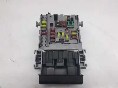 Second-hand car spare part fuse box unit for opel insignia a sedán (g09) 2.0 cdti (69) oem iam references 13222786