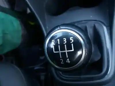 Pezzo di ricambio per auto di seconda mano pomello della leva del cambio per volkswagen polo v (6r1, 6c1) 1.6 tdi riferimenti oem iam 6r0711113m  
