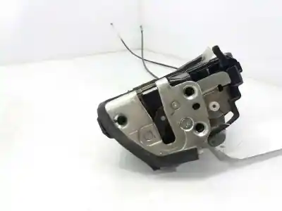 Автозапчастина б/у замок дверей заднього лівого для toyota auris hybrid active посилання на oem iam 6906005050  