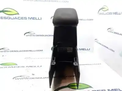 Автозапчастина б/у центральний подлокник для toyota auris hybrid active посилання на oem iam 5891102330  