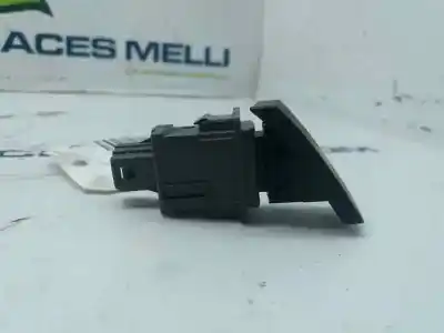 Second-hand car spare part hazard warning lights for toyota verso (aur2/zgr2) 1.6 comfort oem iam references 15b060  