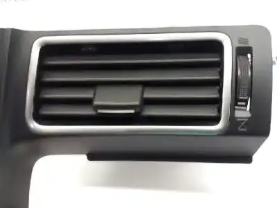 Автозапчастина б/у аераційна решіта для toyota verso (aur2/zgr2) 1.6 comfort посилання на oem iam 556800f030  