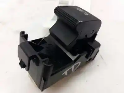 Peça sobressalente para automóvel em segunda mão BOTÃO / INTERRUPTOR ELEVADOR VIDRO TRASEIRO DIREITO por TOYOTA AURIS  Referências OEM IAM 848100D030  