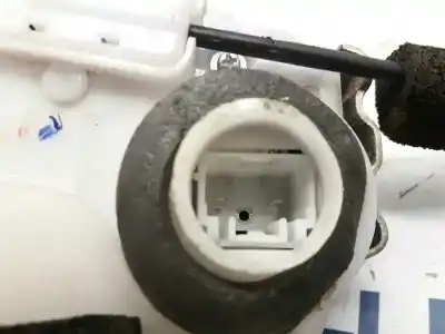 Автозапчастина б/у замок заднього правого дверя для toyota prius (nhw30) plug-in hybrid advance посилання на oem iam 000074z1  