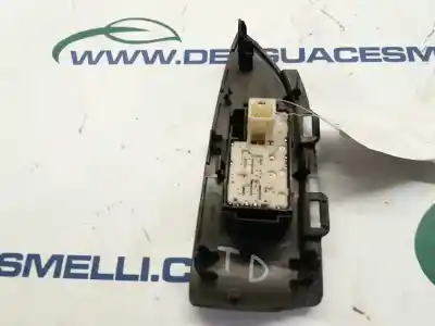 Peça sobressalente para automóvel em segunda mão botão / interruptor elevador vidro traseiro direito por toyota prius (nhw30) plug-in hybrid advance referências oem iam 8723f0d  