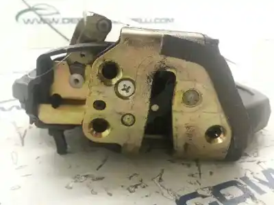 Peça sobressalente para automóvel em segunda mão fechadura da porta traseira esquerda por toyota corolla (e12) 2.0 d-4d linea terra berlina referências oem iam 6906012350  