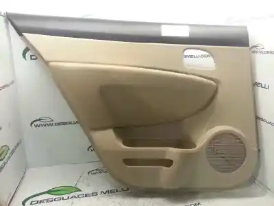 Pezzo di ricambio per auto di seconda mano rivestimento portiera posteriore sinistra per kia carens (un) emotion riferimenti oem iam 833011d022wk