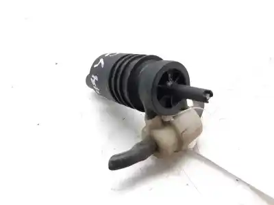 Pièce détachée automobile d'occasion pompe d'eau de nettoyage du pare brise pour mitsubishi colt berlina 3 (cz) 1.3 insport 95 cv / 70 kw références oem iam 002005