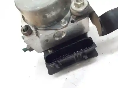 Peça sobressalente para automóvel em segunda mão abs por renault clio iii confort dynamique referências oem iam 8200559749  