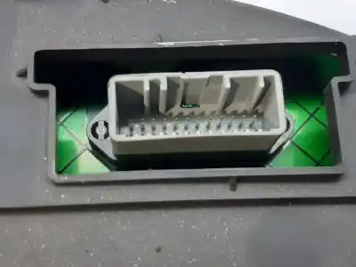 Second-hand car spare part dashboard for renault clio iii authentique oem iam references 8200821001  