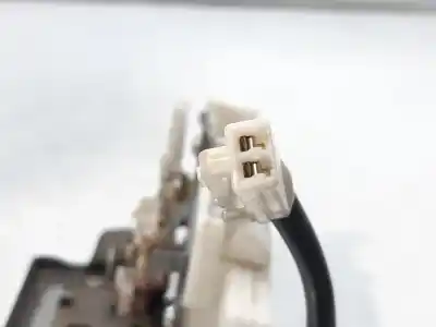 Автозапчастина б/у замок багажника / ворот для mazda 5 (cr19) 2.0 cd (cr19) посилання на oem iam c23562310b  