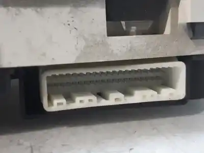 Peça sobressalente para automóvel em segunda mão quadrante por toyota corolla (e12) 2.0 d-4d sol berlina referências oem iam 8380002810  