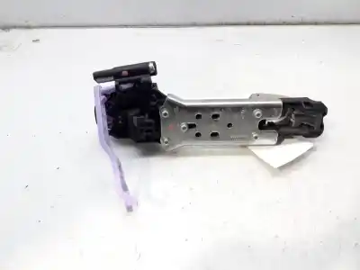 Peça sobressalente para automóvel em segunda mão puxador exterior traseiro esquerdo por toyota auris hybrid active referências oem iam 6921102924