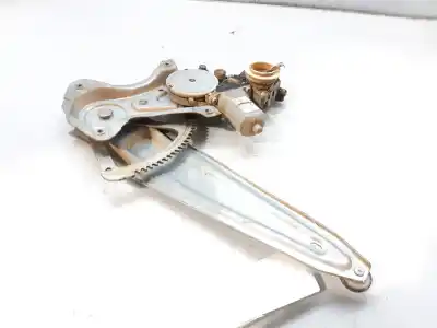 Pièce détachée automobile d'occasion léve glace arrière gauche pour toyota verso advance références oem iam 698400f030