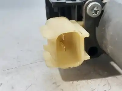 Peça sobressalente para automóvel em segunda mão MOTOR ELEVADOR VIDRO DIANTEIRO DIREITO por FORD FIESTA (CB1)  Referências OEM IAM 8A6114553A  