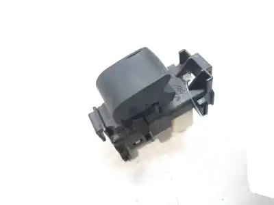 Peça sobressalente para automóvel em segunda mão BOTÃO / INTERRUPTOR ELEVADOR VIDRO TRASEIRO DIREITO por TOYOTA AURIS  Referências OEM IAM 8292T79  