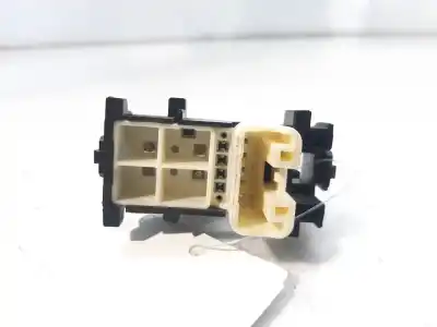 Peça sobressalente para automóvel em segunda mão botão / interruptor elevador vidro traseiro direito por toyota auris sol referências oem iam 8292t79  